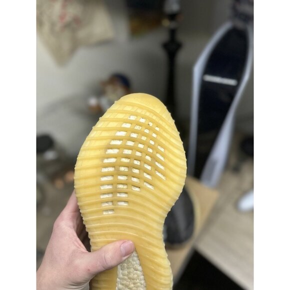 Adidas Yeezy Boost 350 V2 Low Carbon Size 6 Women's Size 7.5 - Picture 4 of 6